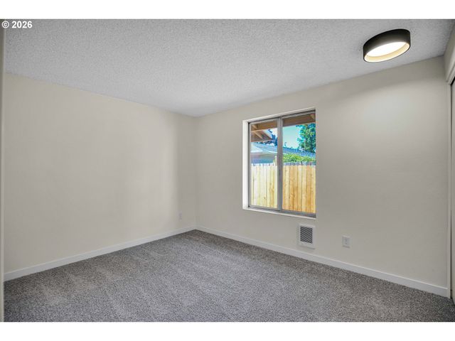 6614 Se 93RD Ave, Portland, OR 97266