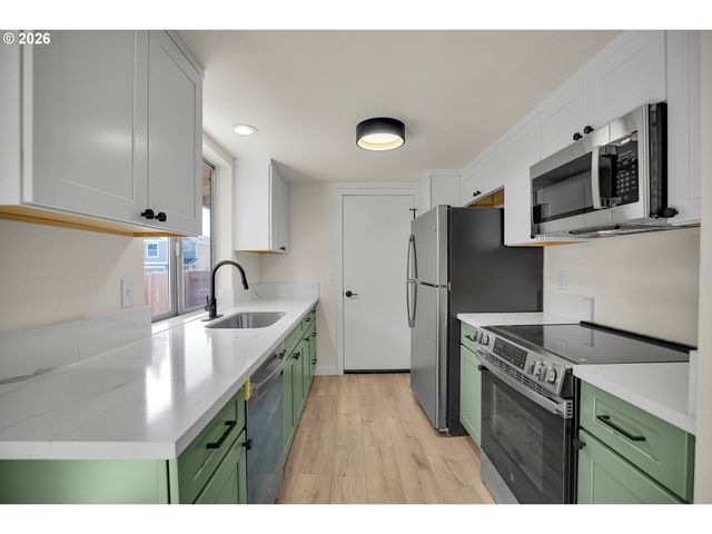 6614 Se 93RD Ave, Portland, OR 97266