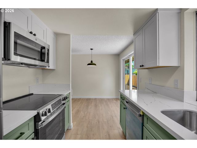 6614 Se 93RD Ave, Portland, OR 97266