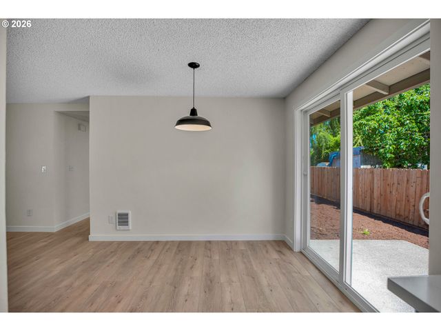 6614 Se 93RD Ave, Portland, OR 97266