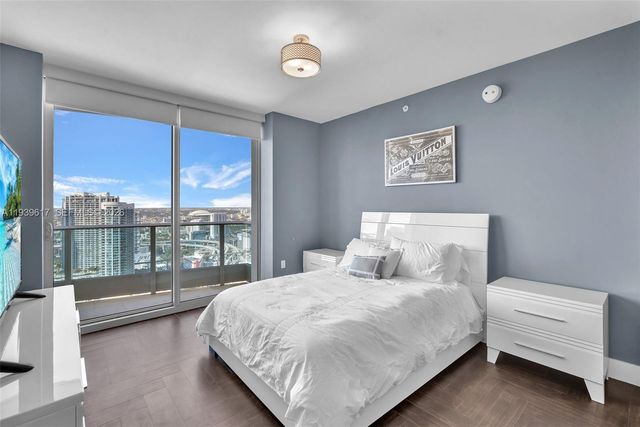 200 Biscayne Boulevard Way 4202, Miami, FL 33131