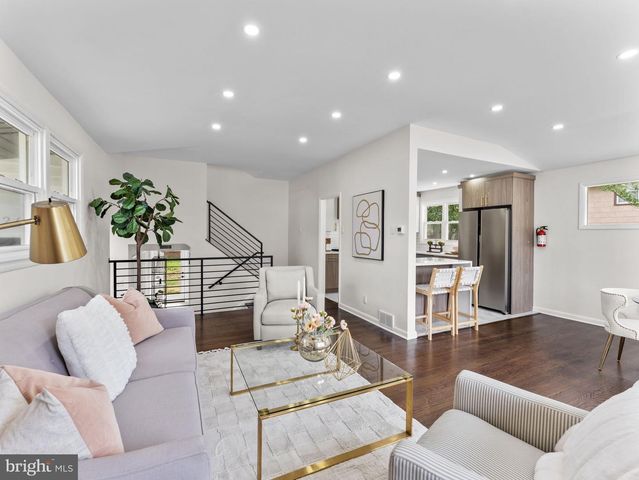 204 BELLE ARBOR DR, Cherry Hill, NJ 08034