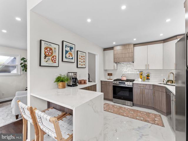 204 BELLE ARBOR DR, Cherry Hill, NJ 08034
