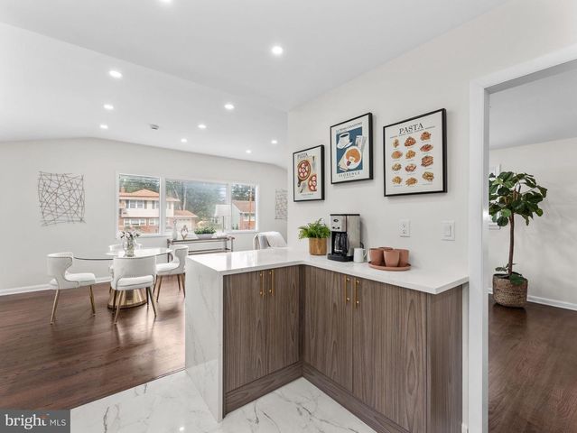 204 BELLE ARBOR DR, Cherry Hill, NJ 08034