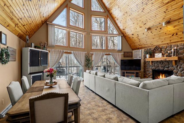 12395 Whitetail PARKWAY, Manitowoc, WI 54220