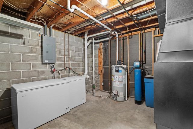 12395 Whitetail PARKWAY, Manitowoc, WI 54220