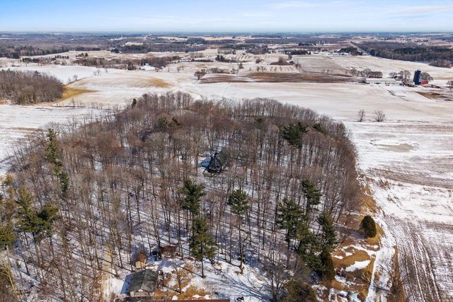 12395 Whitetail PARKWAY, Manitowoc, WI 54220