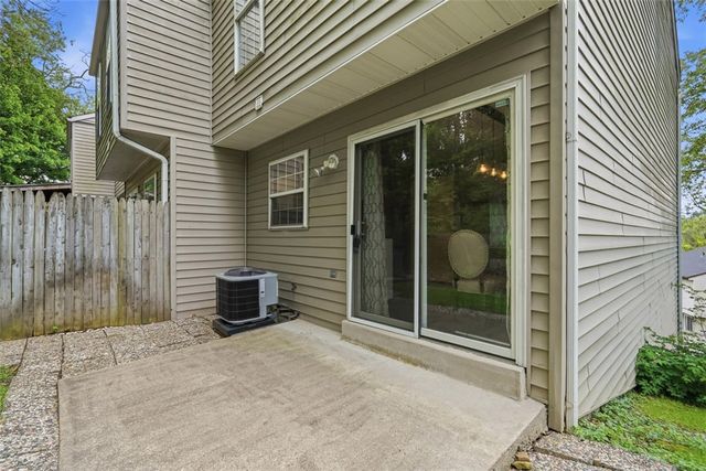 1002 Pinoak Ct, Chalfant Boro, PA 15112
