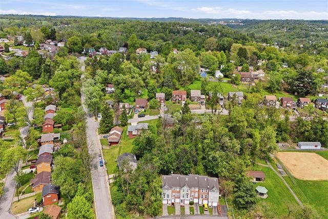 1002 Pinoak Ct, Chalfant Boro, PA 15112
