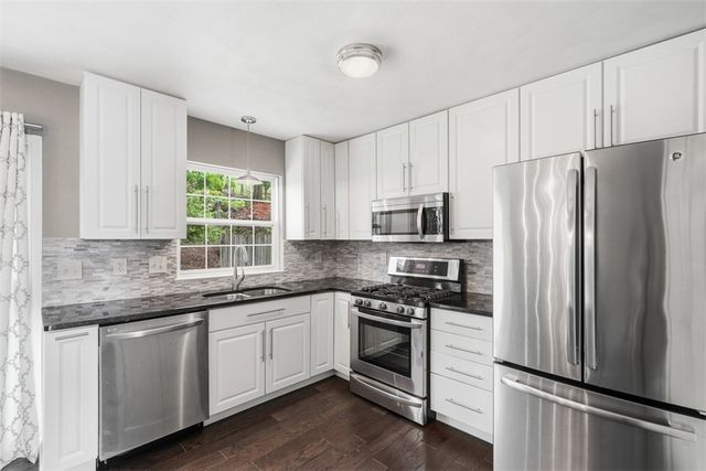 1002 Pinoak Ct, Chalfant Boro, PA 15112