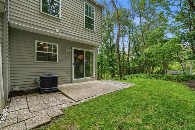 1002 Pinoak Ct, Chalfant Boro, PA 15112