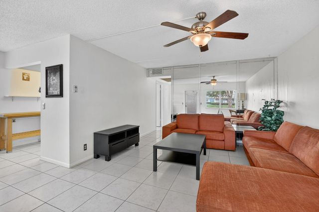 52 Mansfield B B, Boca Raton, FL 33434