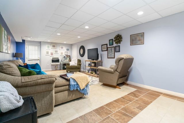 189 Thoroughbred Way, Berea, KY 40403