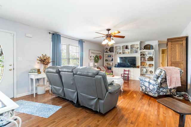 189 Thoroughbred Way, Berea, KY 40403