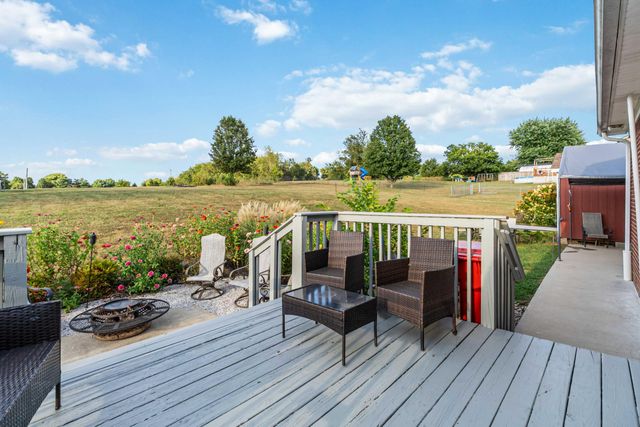 189 Thoroughbred Way, Berea, KY 40403