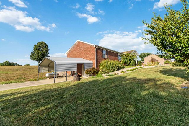 189 Thoroughbred Way, Berea, KY 40403