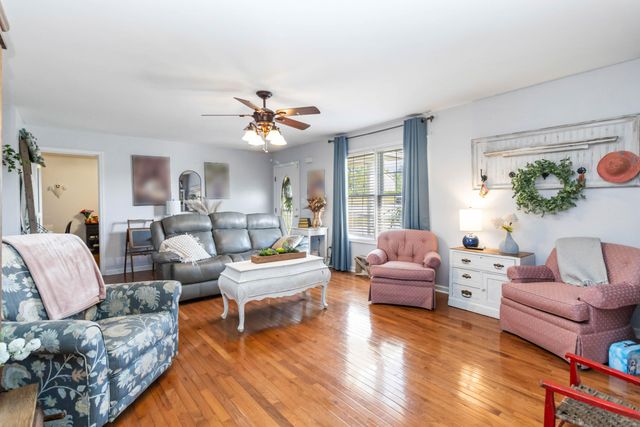 189 Thoroughbred Way, Berea, KY 40403