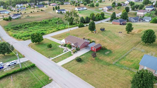 189 Thoroughbred Way, Berea, KY 40403