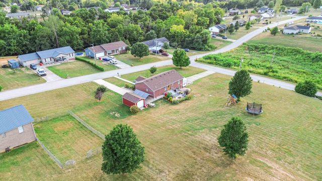 189 Thoroughbred Way, Berea, KY 40403