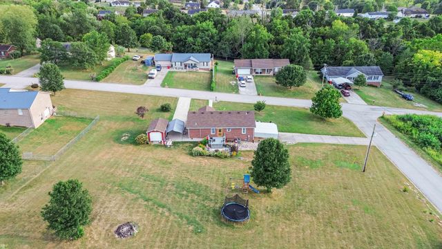 189 Thoroughbred Way, Berea, KY 40403