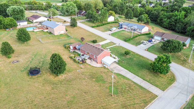 189 Thoroughbred Way, Berea, KY 40403