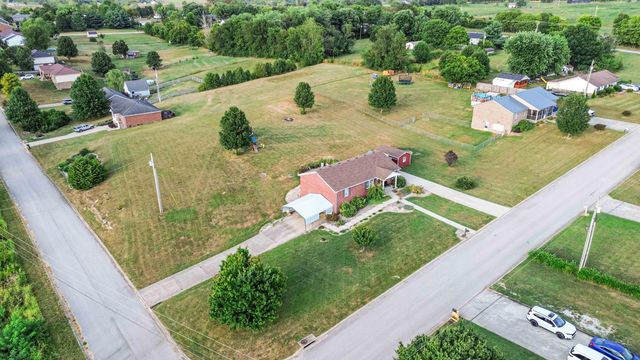 189 Thoroughbred Way, Berea, KY 40403