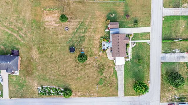 189 Thoroughbred Way, Berea, KY 40403