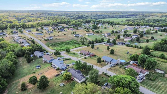 189 Thoroughbred Way, Berea, KY 40403