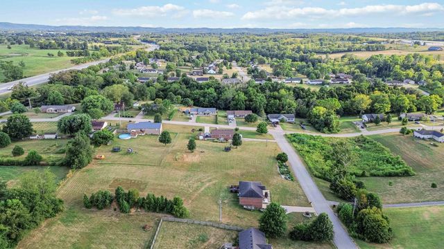 189 Thoroughbred Way, Berea, KY 40403