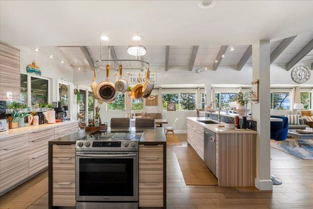 2861 Liholani St, Makawao, HI 96768