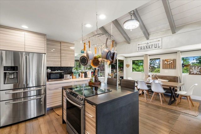 2861 Liholani St, Makawao, HI 96768