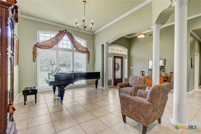 200 Carriage House Road, Salado, TX 76571