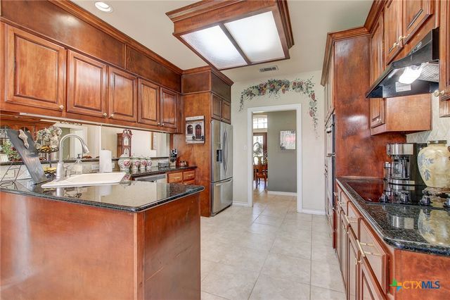 200 Carriage House Road, Salado, TX 76571