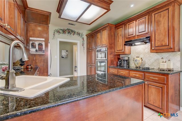 200 Carriage House Road, Salado, TX 76571