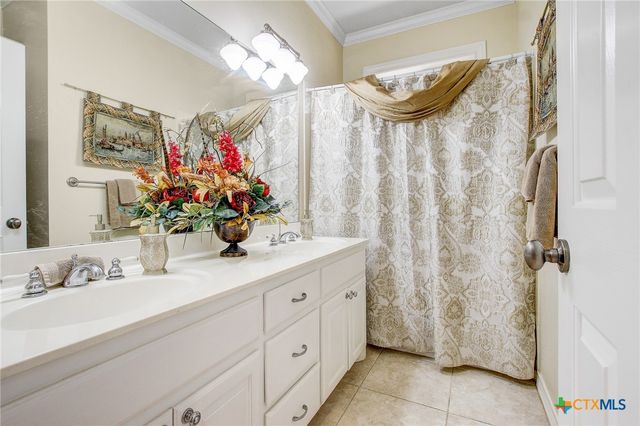 200 Carriage House Road, Salado, TX 76571