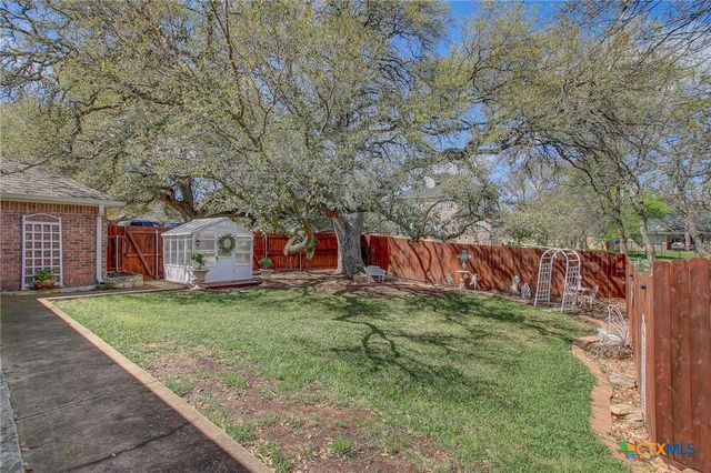 200 Carriage House Road, Salado, TX 76571