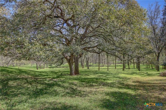 200 Carriage House Road, Salado, TX 76571