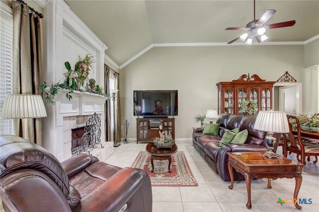 200 Carriage House Road, Salado, TX 76571