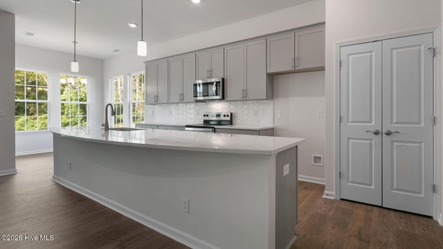 828 Fernwind Circle, Aberdeen, NC 28315