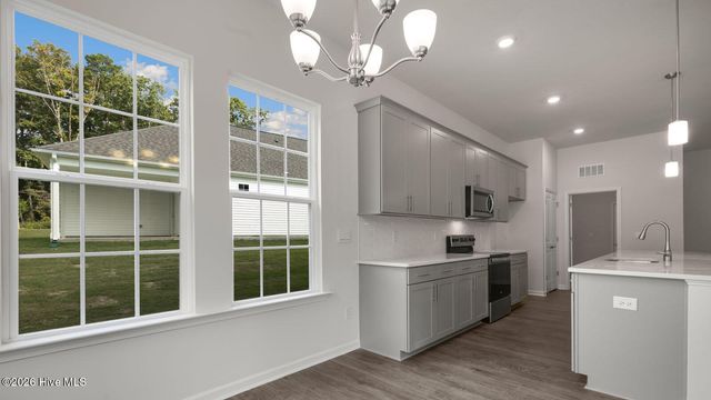828 Fernwind Circle, Aberdeen, NC 28315