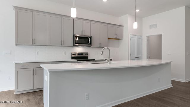 828 Fernwind Circle, Aberdeen, NC 28315