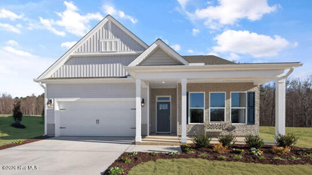 828 Fernwind Circle, Aberdeen, NC 28315