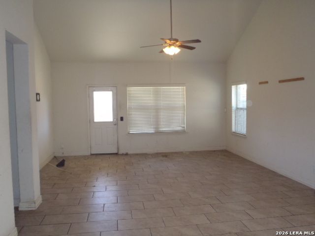 5009 ARROW RDG, Marion, TX 78124