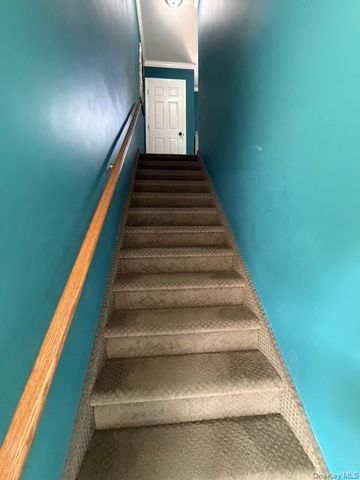 100 Connetquot Ave 36, East Islip, NY 11730