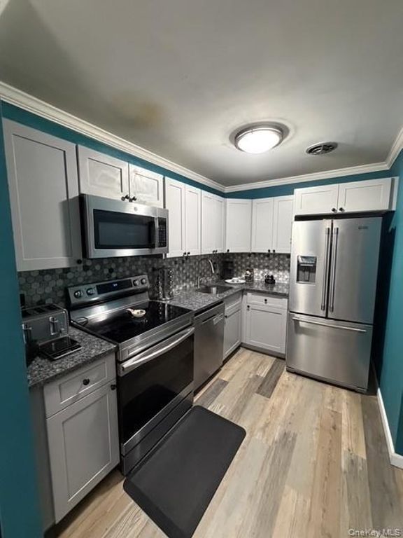 100 Connetquot Ave 36, East Islip, NY 11730 — photo 2