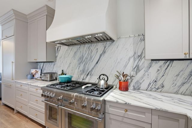 801 Harbour Watch Court, Mount Pleasant, SC 29464