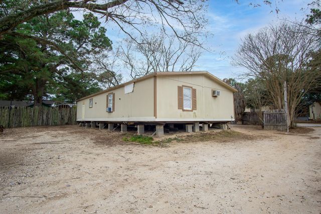 133 Horseshoe DR, Bastrop, TX 78602