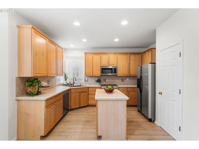 807 Se 197TH Ave, Camas, WA 98607