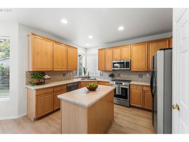 807 Se 197TH Ave, Camas, WA 98607