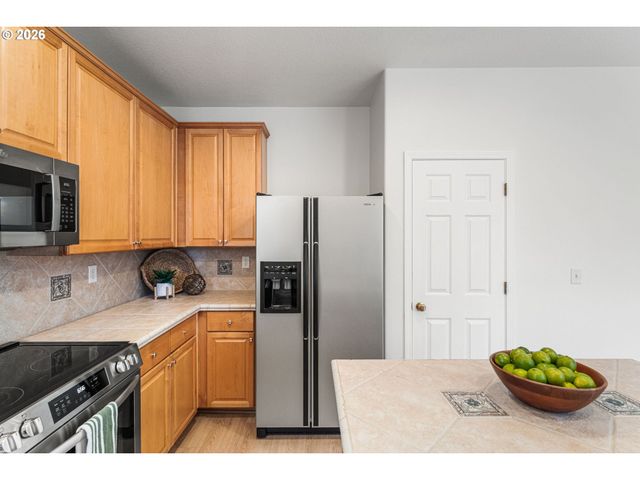 807 Se 197TH Ave, Camas, WA 98607